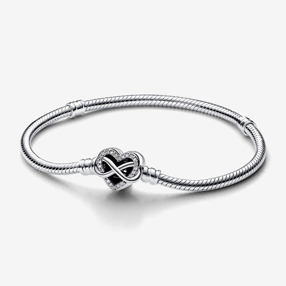 Pulsera Cadena de Serpiente con Broche de Corazón Infinito Brillante